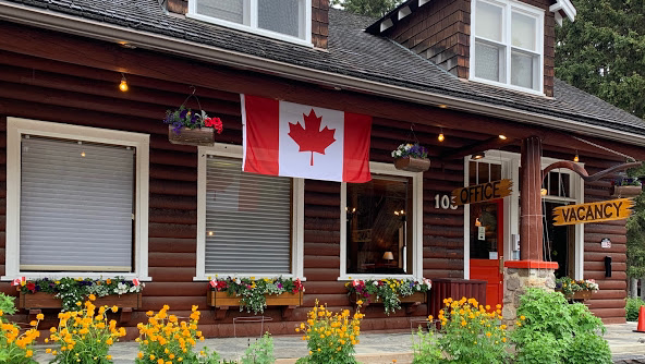 Paradise Lodge & Bungalows | 105 Lake Louise Dr, Lake Louise, AB T0L 1E0, Canada | Phone: (403) 522-3595