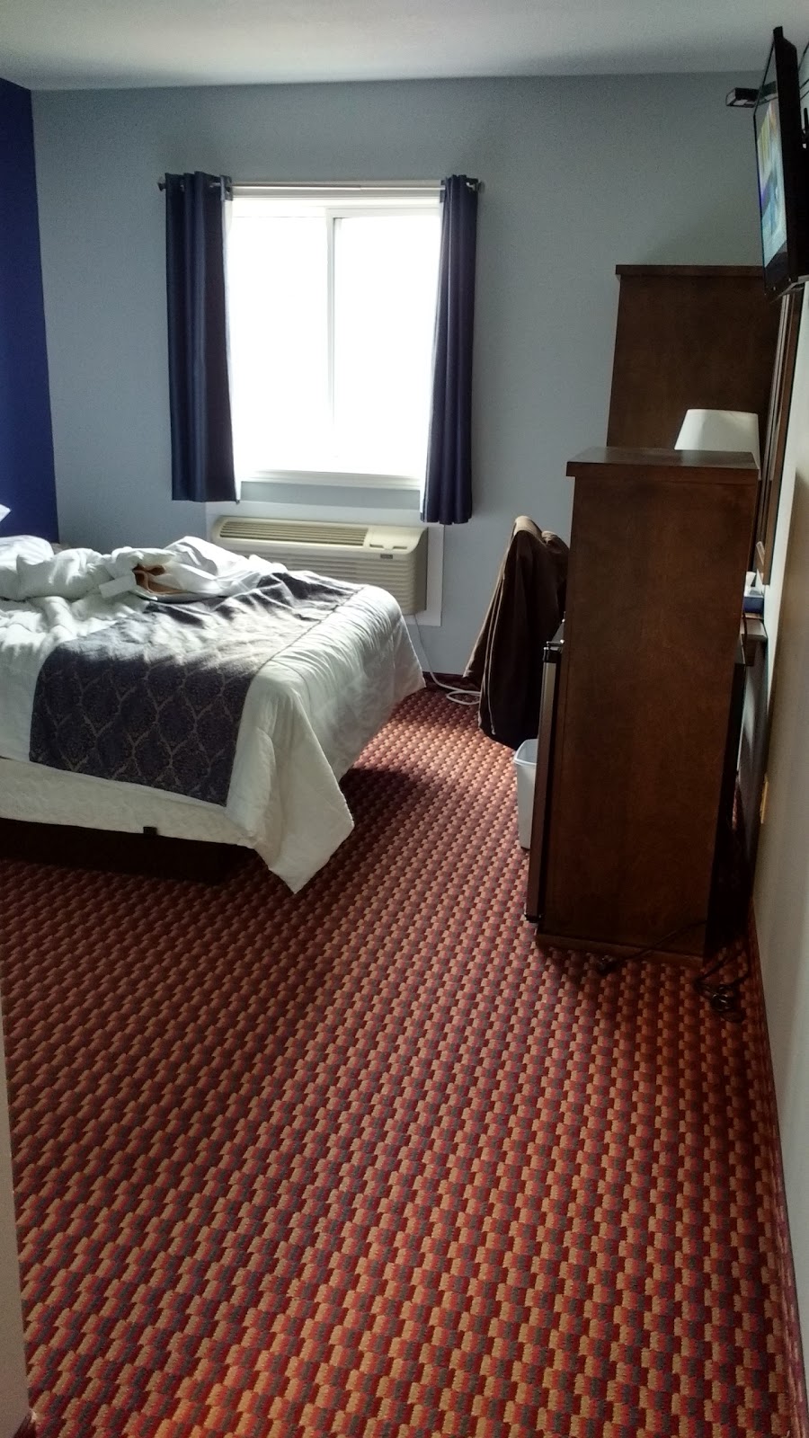 Travellers Motel & Restaurant | 740 9th Ave E, Owen Sound, ON N4K 3E5, Canada | Phone: (519) 376-2680