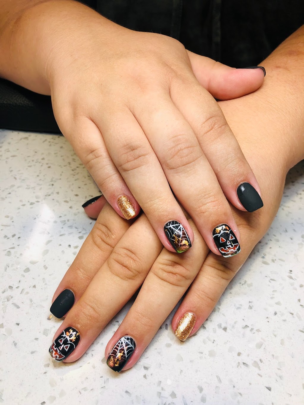 Nail Luxury Spa | 3280 Monarch Dr Unit 4, Orillia, ON L3V 8A2, Canada | Phone: (705) 329-0770