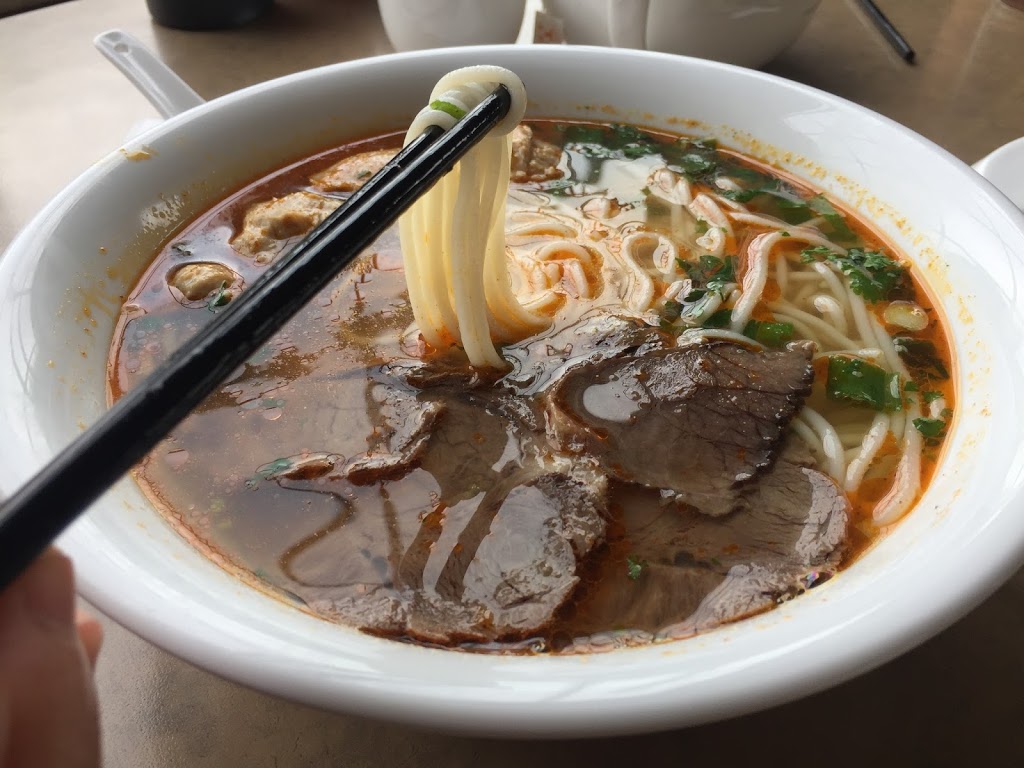 Luna Authentic Vietnamese Cuisine | 205 1 St W, Cochrane, AB T4C 1X3, Canada | Phone: (403) 981-8808