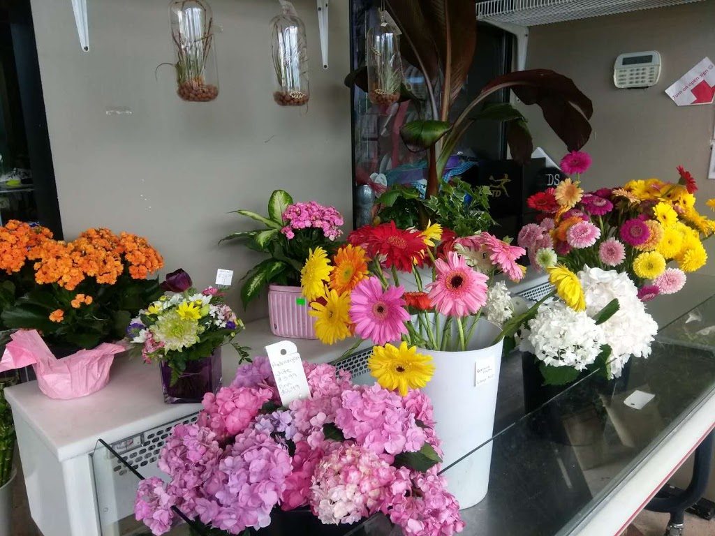 Sallys Florist | 12010 232 St, Maple Ridge, BC V2X 6T3, Canada | Phone: (604) 466-3103