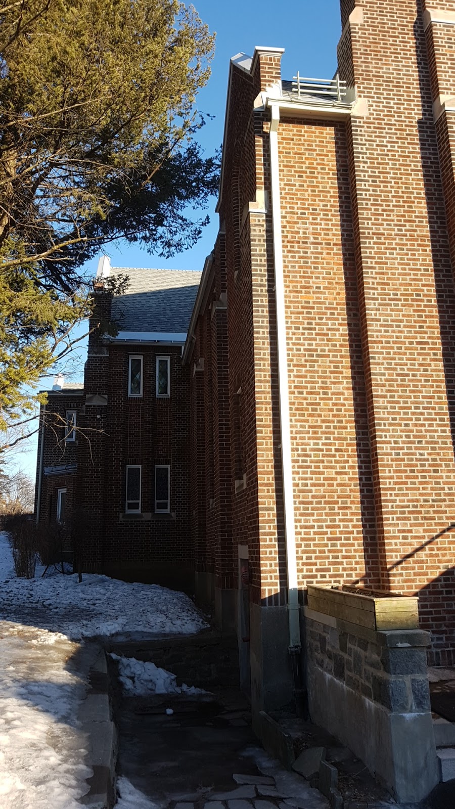 Montreal West United Church | 88 Av. Ballantyne N, Montréal-Ouest, QC H4X 2B8, Canada | Phone: (514) 482-3210