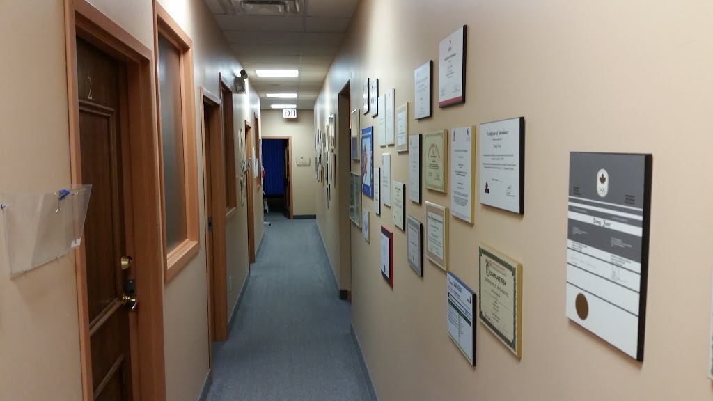 Doug Freer & Associates - Physiotherapy & Massage Therapy | 115 Bell Farm Rd #102, Barrie, ON L4M 5G1, Canada | Phone: (705) 733-0660