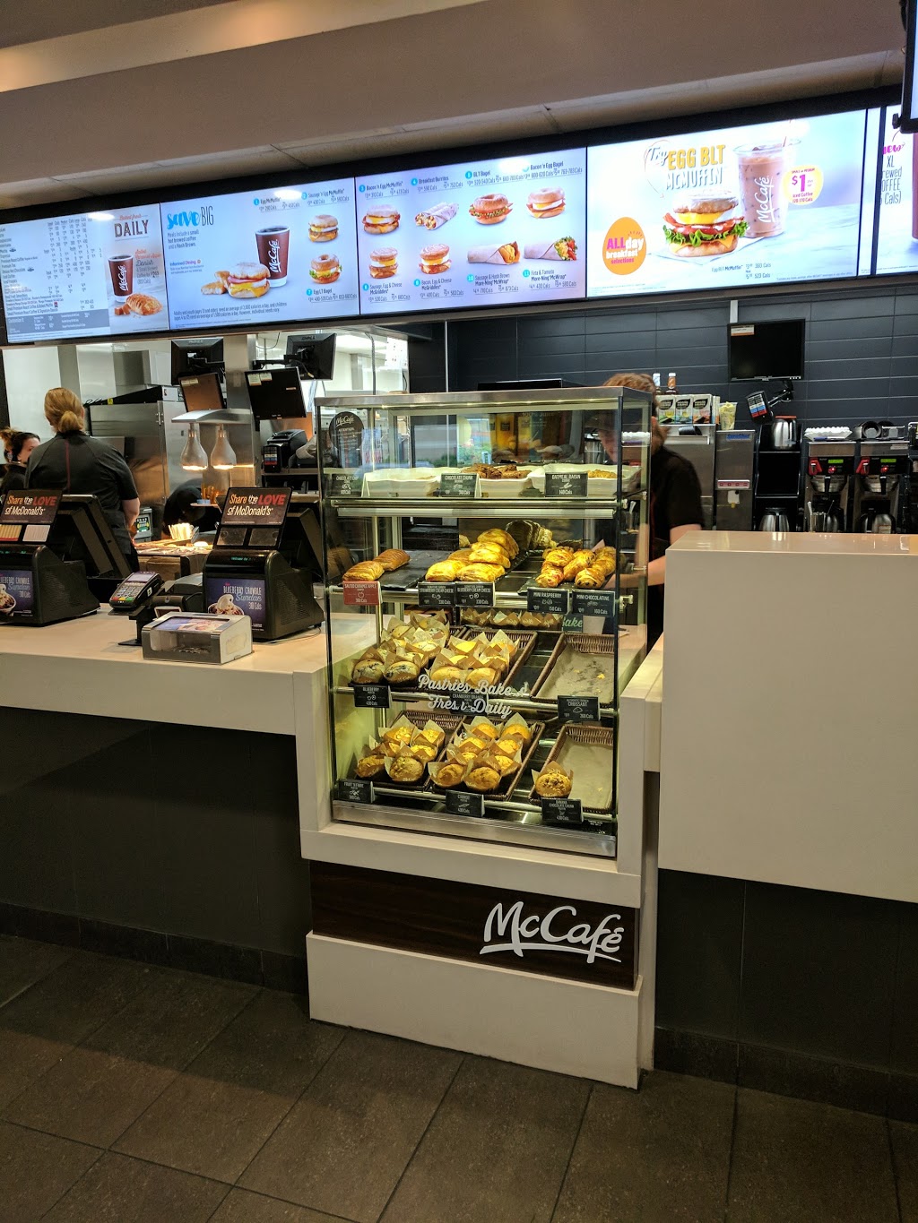 McDonalds | 201 Chain Lake Dr, Halifax, NS B3S 1C8, Canada | Phone: (902) 445-0577