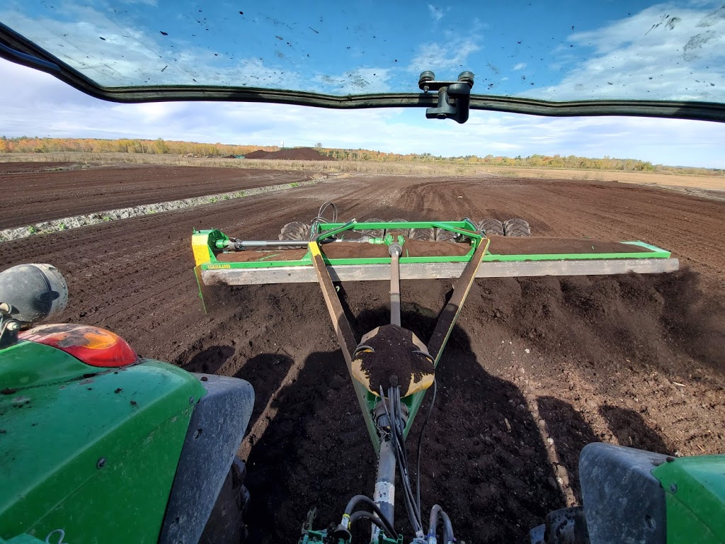 Topsoil Yves Malboeuf Custom Works | 619 Concession 7, Alfred, ON K0B 1A0, Canada | Phone: (613) 223-1830