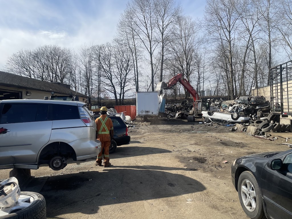 Eagle scrap car removal cash for cars | 1655 Booth Ave, Coquitlam, BC V3K 1B8, Canada | Phone: (604) 710-2767