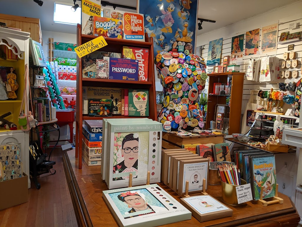 Lazy Susans | 2039 Oak Bay Ave, Victoria, BC V8R 1E5, Canada | Phone: (250) 412-2115