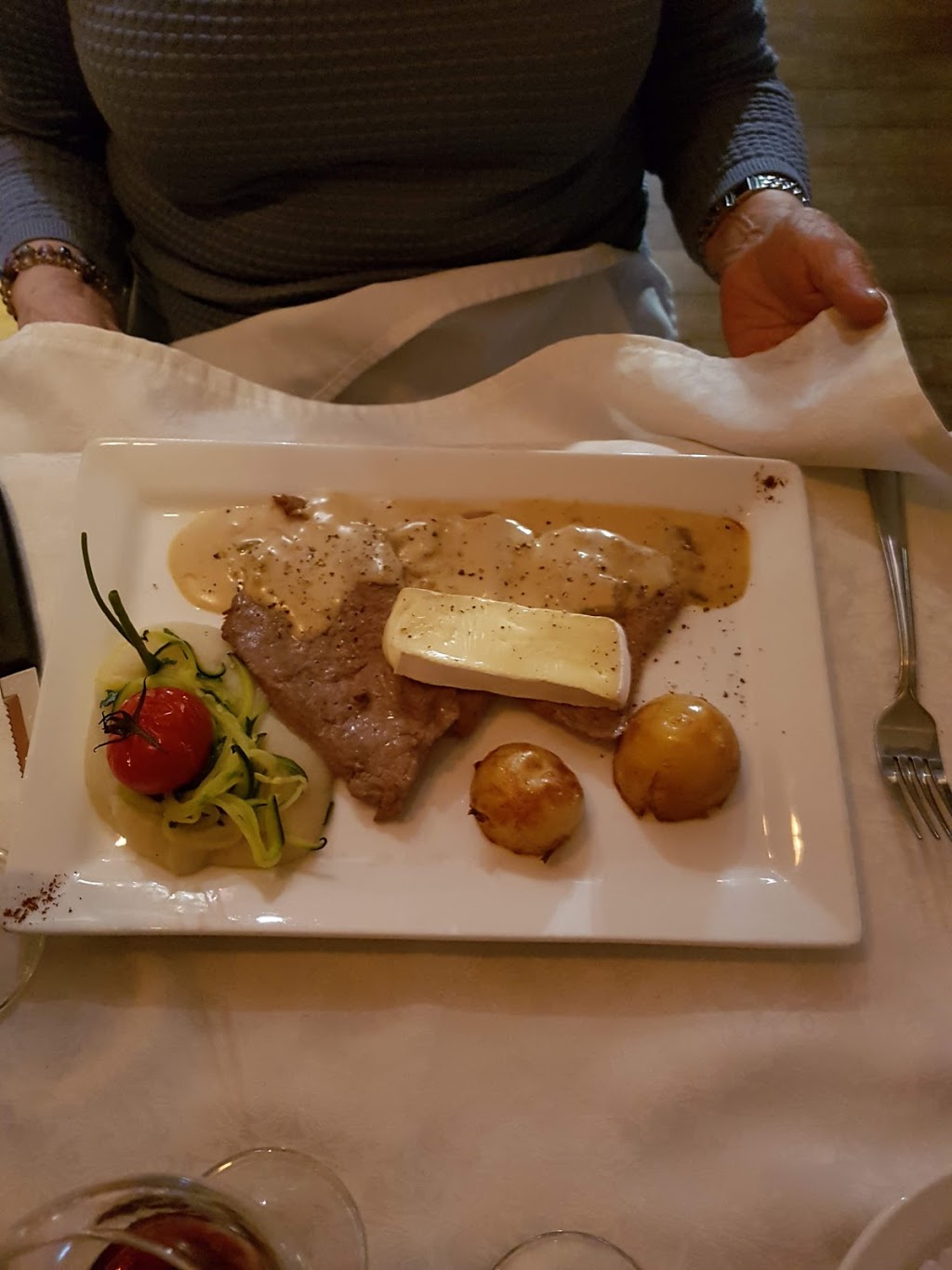 Bistro St-Sauveur | 146 Rue Principale, Saint-Sauveur, QC J0R 1R6, Canada | Phone: (450) 227-1144
