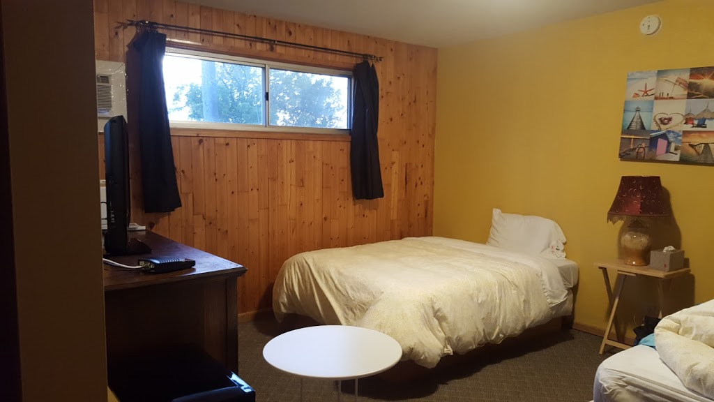 Beausejour Motel | 930 Park Ave, Beausejour, MB R0E 0C0, Canada | Phone: (204) 268-1955