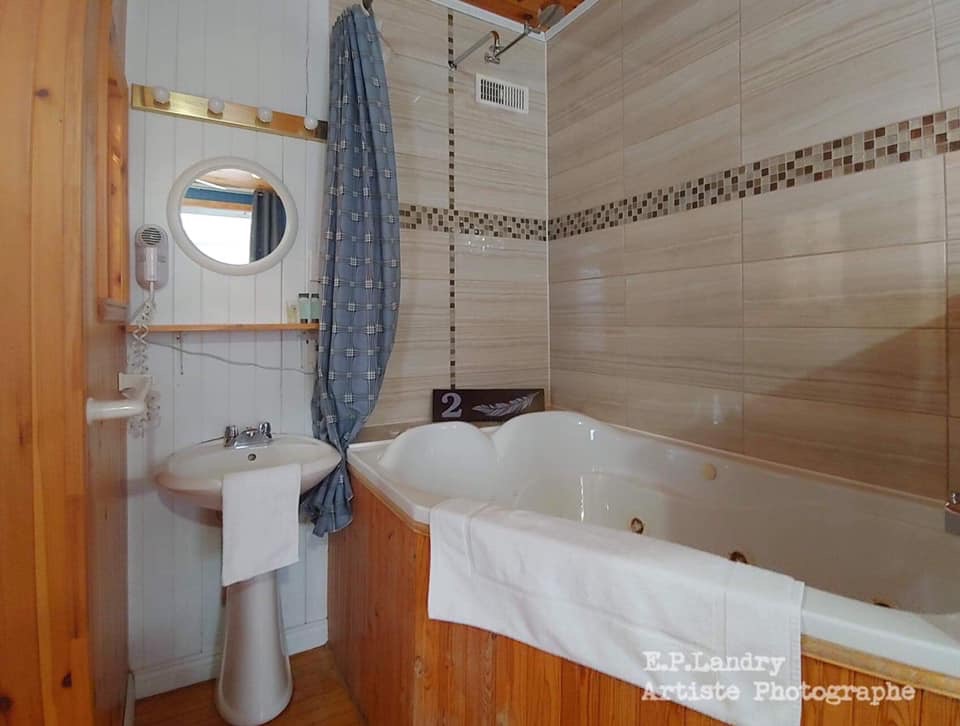 Auberge Emélie | 331 Rue Principale, Sainte-Émélie-de-lÉnergie, QC J0K 2K0, Canada | Phone: (450) 886-0928