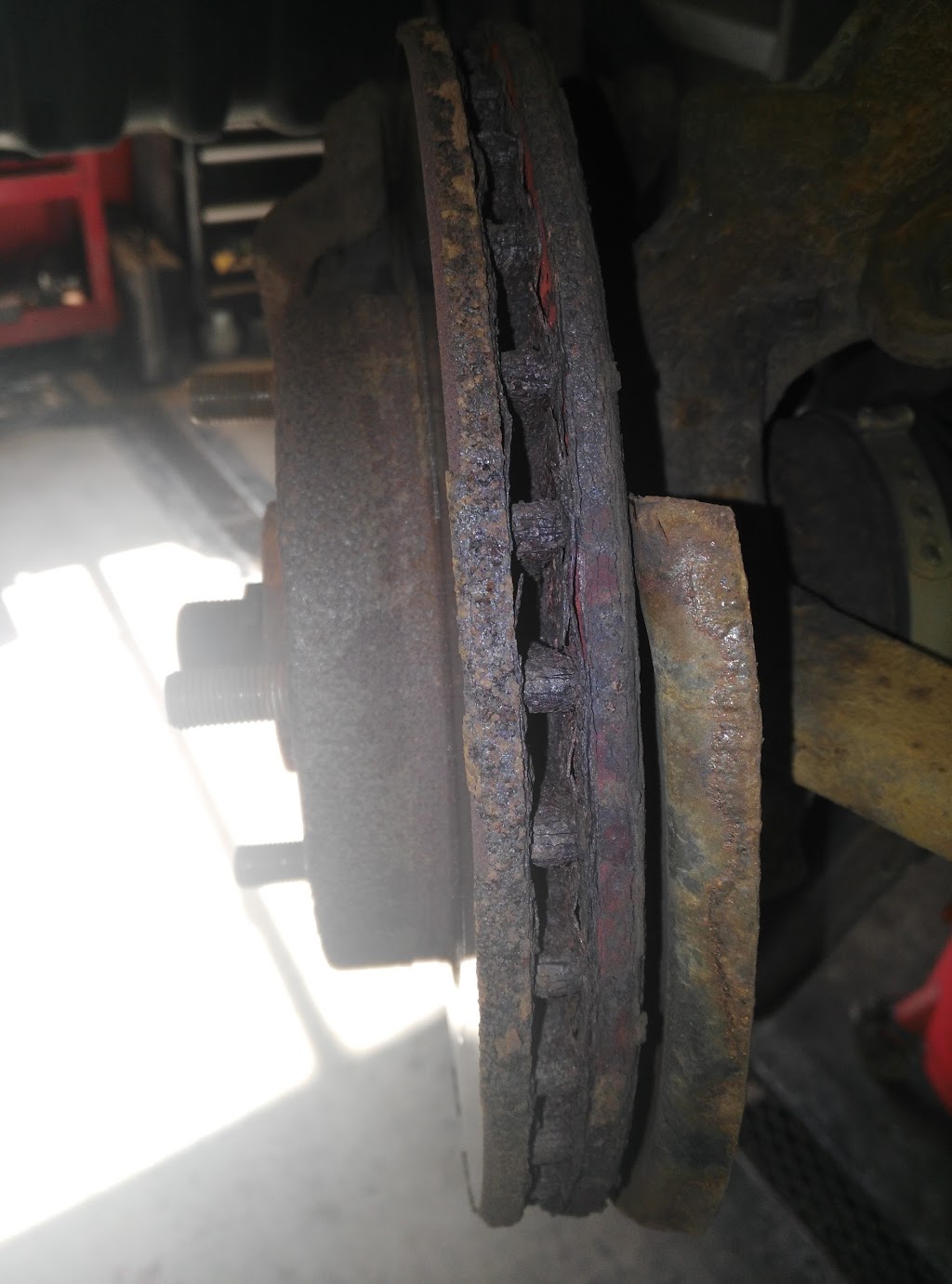 Elizabeth A&M Auto Services / Collision | 33 Elizabeth St, Guelph, ON N1E 2X1, Canada | Phone: (519) 766-0888