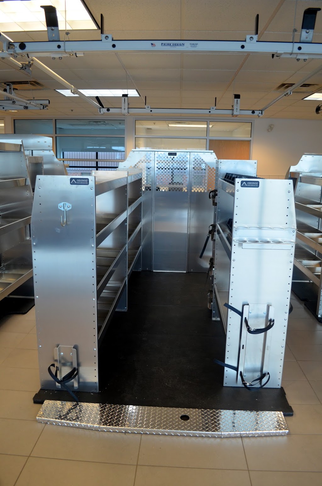 Centre des Camions Commerciaux Fortier | 6900 Bd Louis H. La Fontaine, Anjou, QC H1M 3R5, Canada | Phone: (844) 788-0731