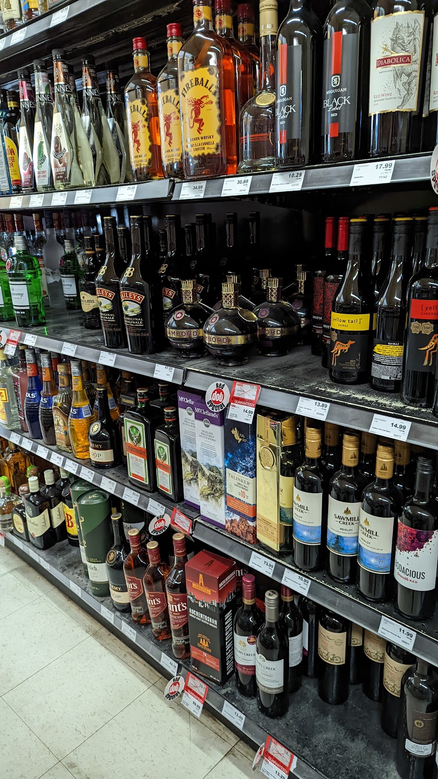 Windermere Foods | 1661 Sinclair Ave, Windermere, BC V0B 2L2, Canada | Phone: (250) 342-9975