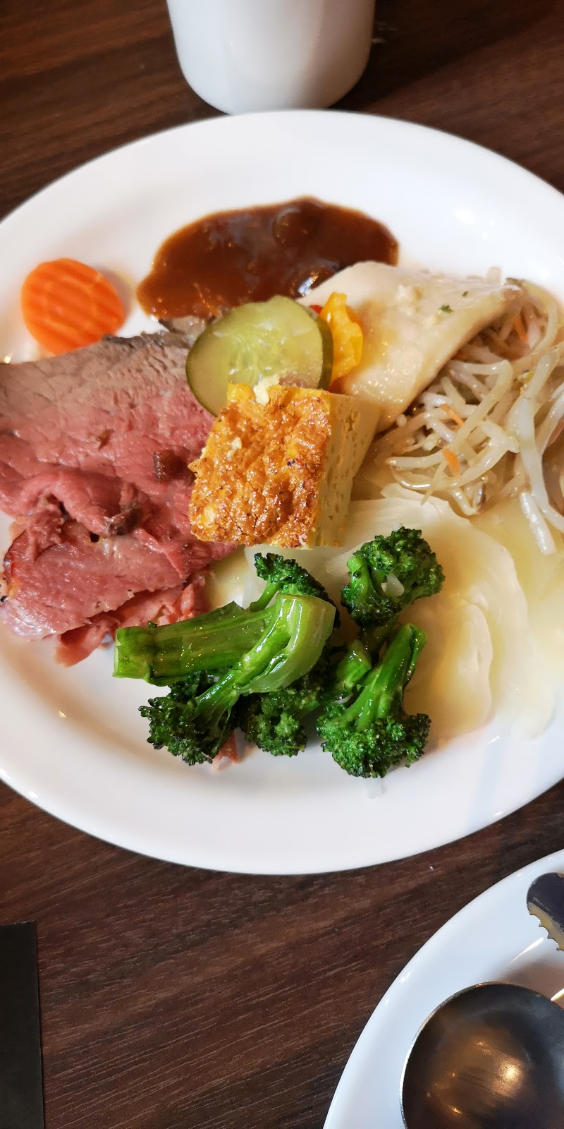 Buffet Des Continents de Saint-Jérôme | 365 Rue Lamontagne, Saint-Jérôme, QC J7Y 0L7, Canada | Phone: (450) 438-1099