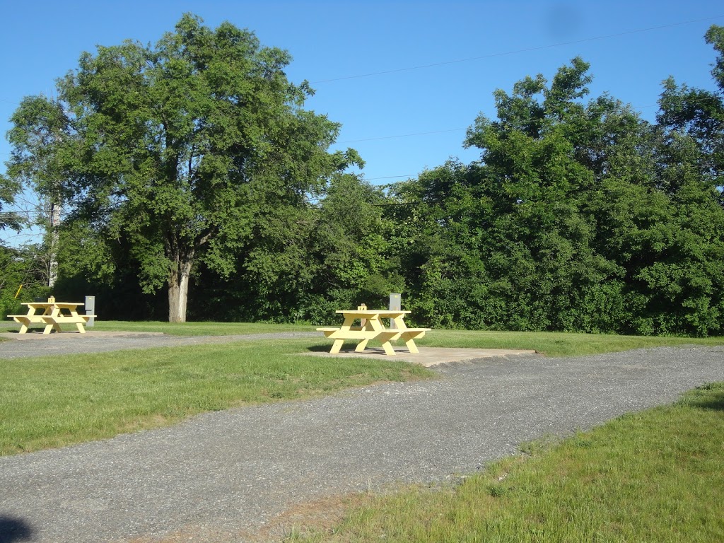 Camp Hither Hills | 5227 Bank St, Gloucester, ON K1X 1H2, Canada | Phone: (613) 822-0509
