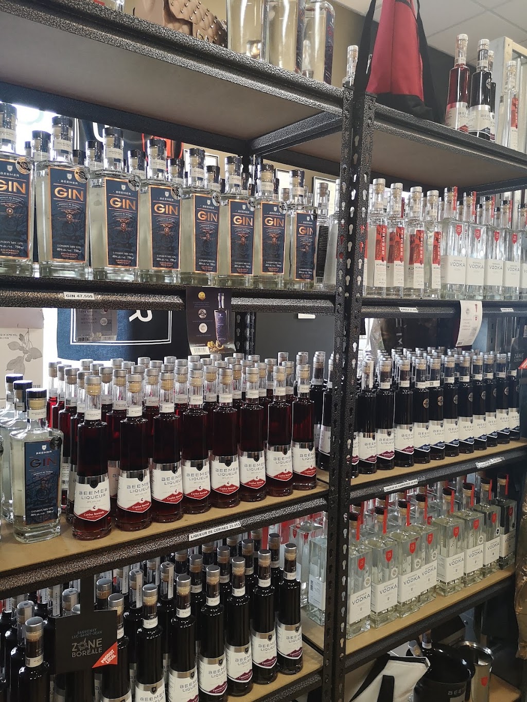 Beemer - Microbrasserie & Distillerie | 55 Bd de lAnse, Roberval, QC G8H 1Z1, Canada | Phone: (418) 637-2836