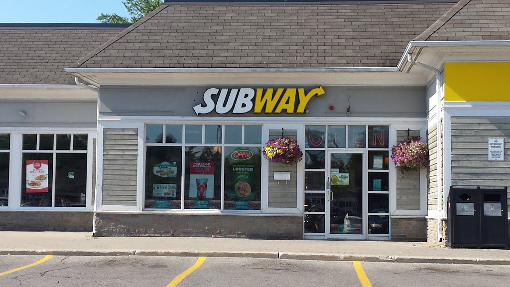 Subway | 252 Lakeshore Rd W, Mississauga, ON L5H 1G6, Canada | Phone: (905) 278-5033