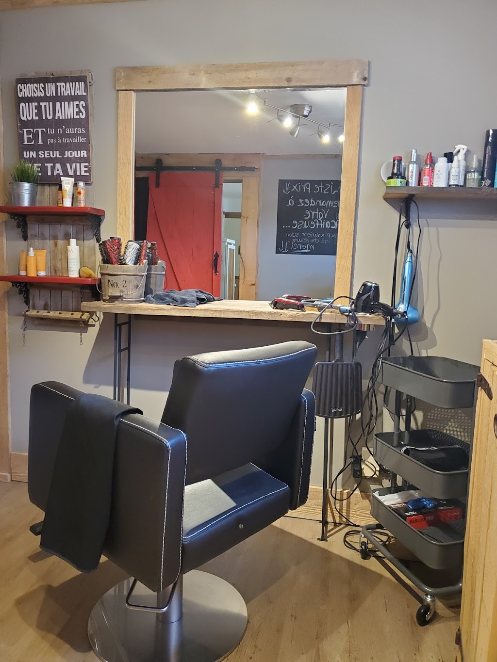 Unik Coiffure | 15 Rue Préfontaine E, Sainte-Agathe-des-Monts, QC J8C 1R7, Canada | Phone: (819) 217-5505