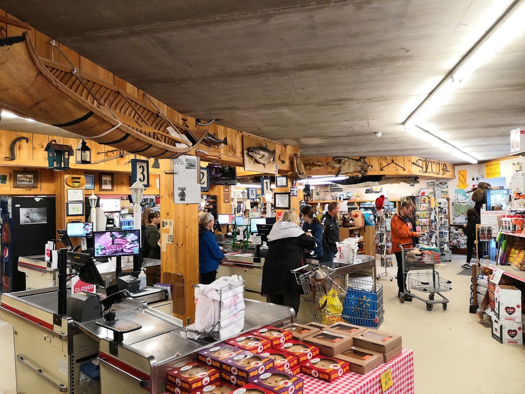 Robinsons General Store | 1061 Main St, Dorset, ON P0A 1E0, Canada | Phone: (705) 766-2415