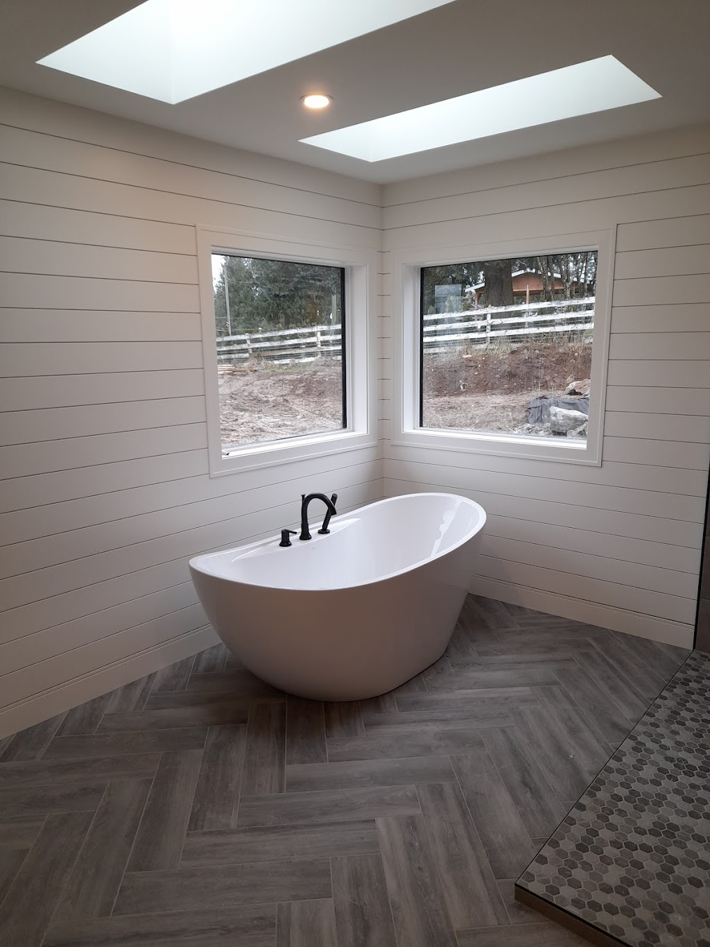 Castle Hill Contracting | 000, Langley, BC V3A 6T4, Canada | Phone: (778) 320-6682
