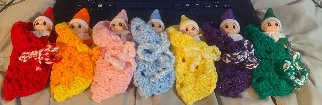 Sock and Elf Lady | 111 Linden Ln, Innisfil, ON L9S 1N3, Canada | Phone: (705) 817-2721
