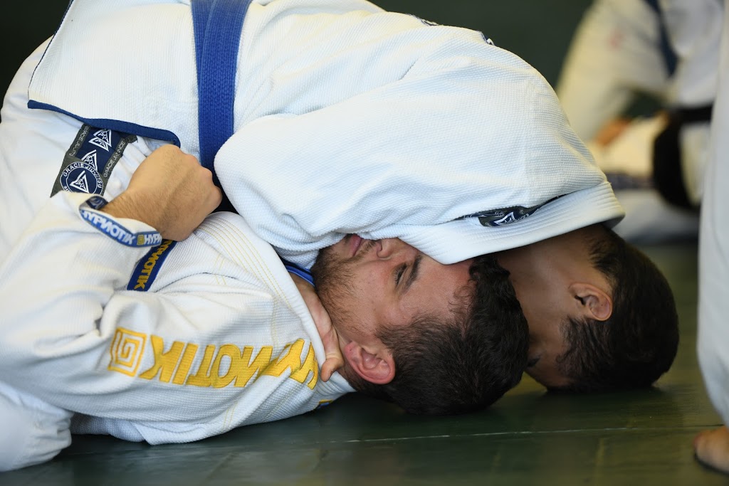 Gracie Jiu-Jitsu Winnipeg | 827 Cavalier Dr, Winnipeg, MB R2Y 1Z8, Canada | Phone: (204) 995-5585