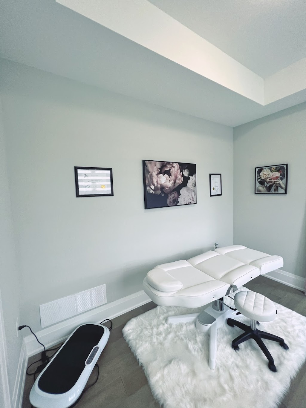 Beach Beauty Lounge | 660 Park Rd, Innisfil, ON L9S 0E8, Canada | Phone: (647) 577-3157