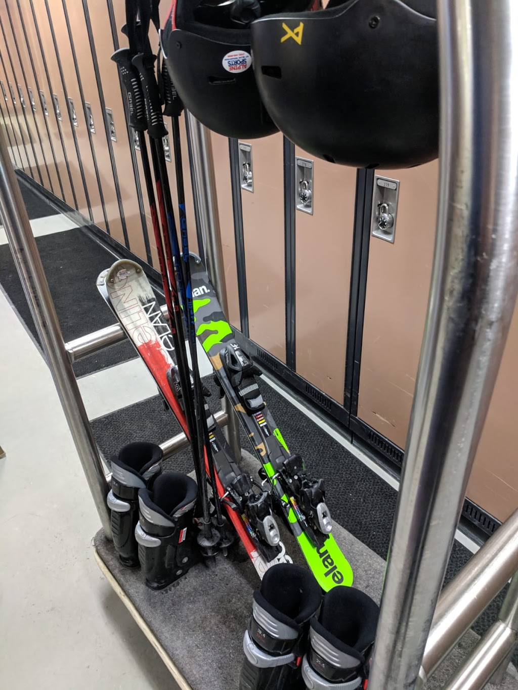 Alpine Sports Blue Mountain | 796437 Grey County Rd 19, The Blue Mountains, ON L9Y 0N8, Canada | Phone: (705) 446-0900