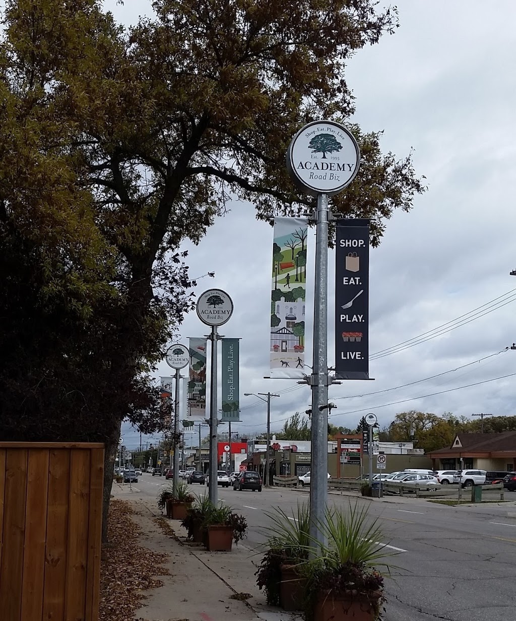 Shine Dental River Heights | 564 Academy Rd, Winnipeg, MB R3N 0E3, Canada | Phone: (204) 489-2204