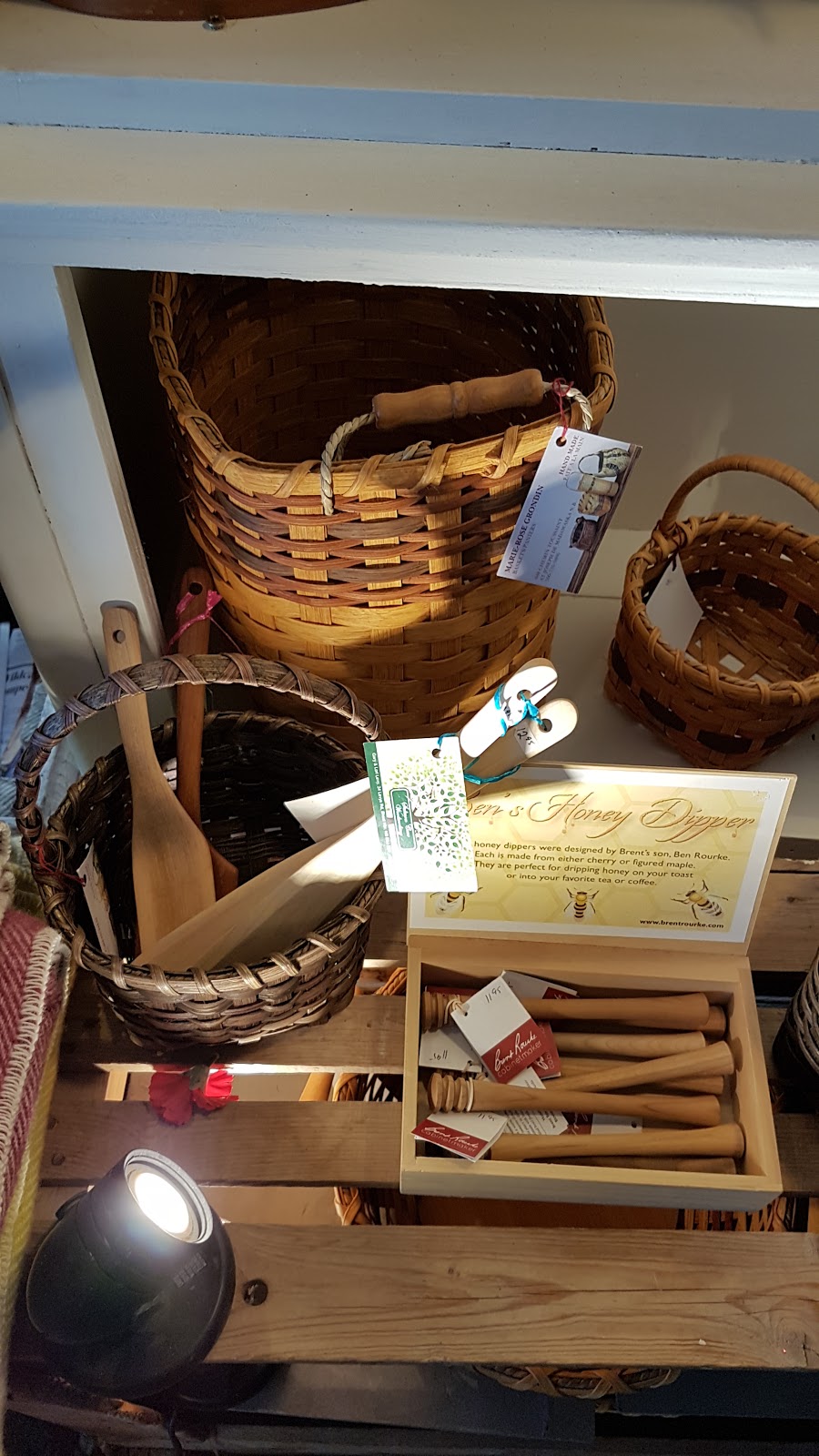 Wendy Johnston Pottery and Art Effects Fine Craft Gallery | 3923 Main St, Hopewell Cape, NB E4H 3J2, Canada | Phone: (506) 734-2046