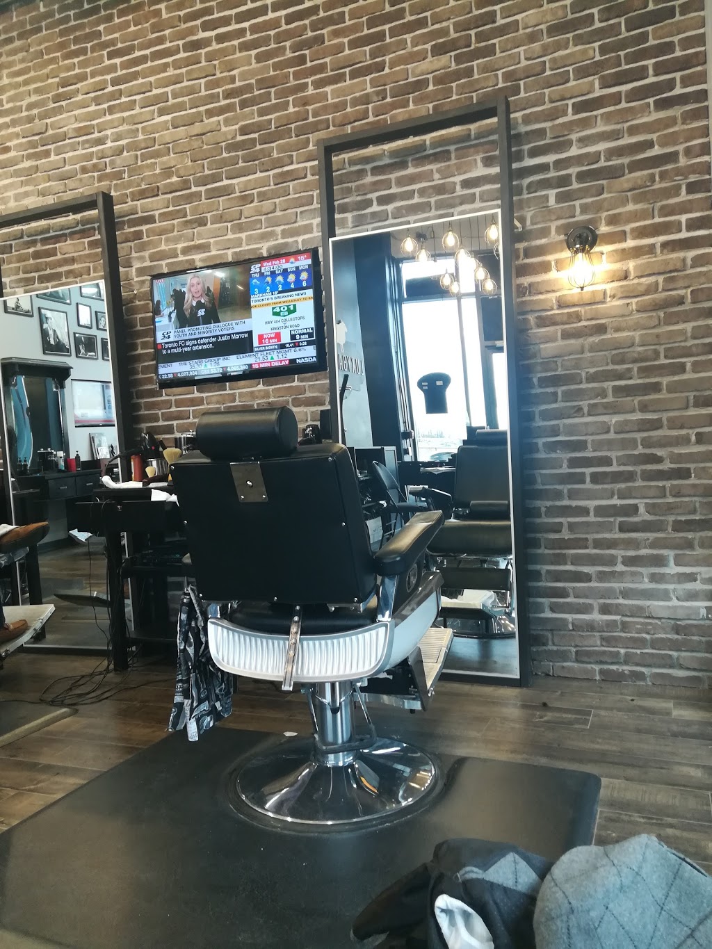 Luxy Barbers | 530 Arbutus Way, Mississauga, ON L5B 0H3, Canada | Phone: (905) 232-5899