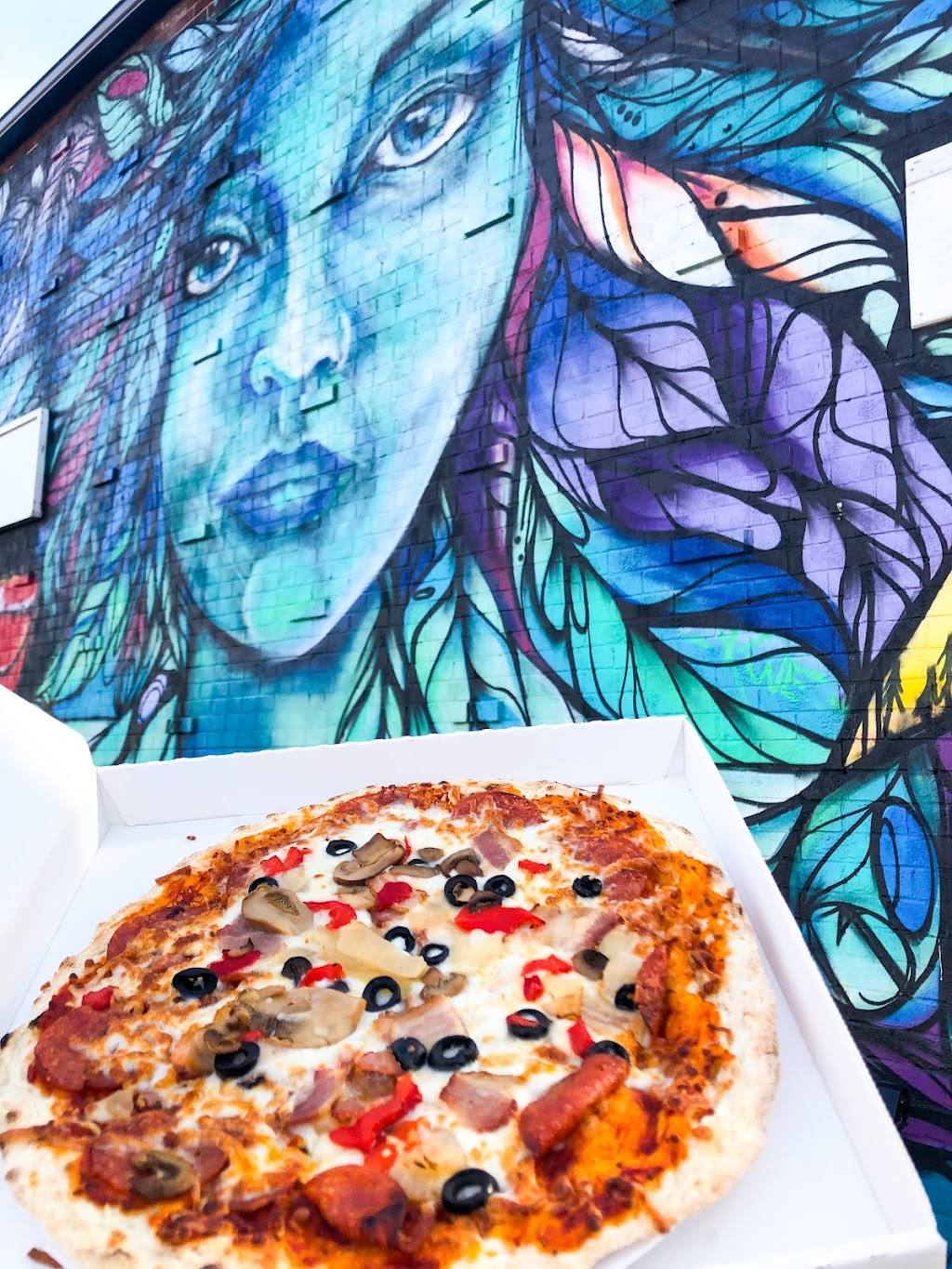 PizzaForno | 1159 Bank St, Ottawa, ON K1S 3X7, Canada | Phone: (888) 652-0957