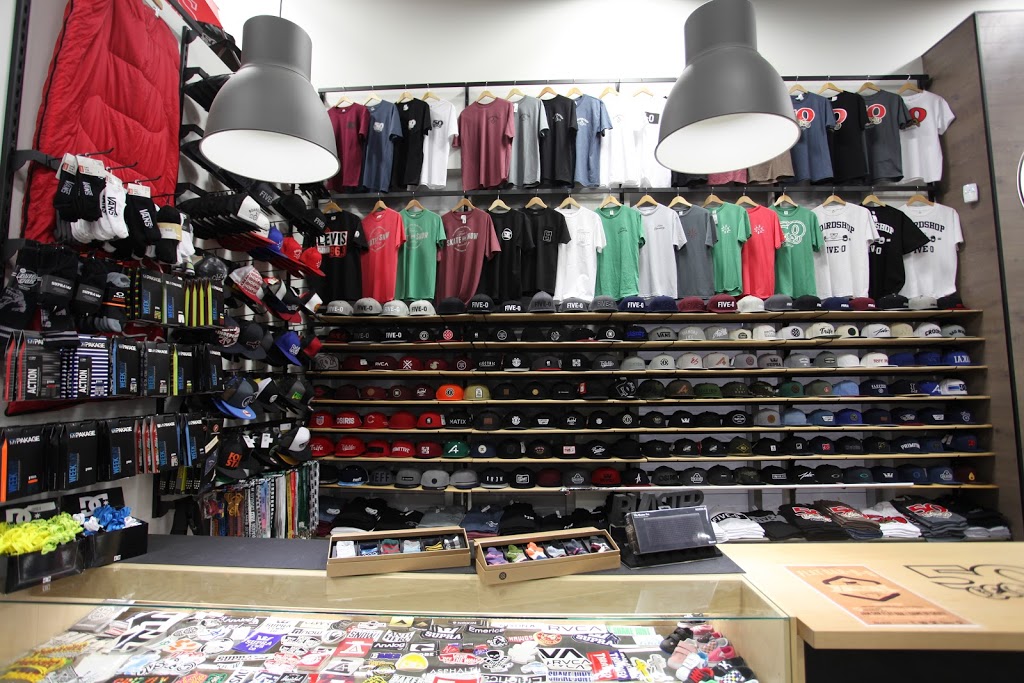 5-0 Boardshop | 1208 Rue de la Concorde, Lévis, QC G6W 0M7, Canada | Phone: (418) 834-4555