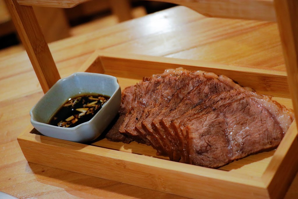 Mr. Hotpot | 2510 Estevan Ave, Victoria, BC V8R 5Z2, Canada | Phone: (778) 265-8882