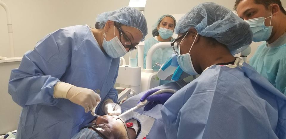 Dentistry On 10 | 3355 Hurontario St Unit 10, Mississauga, ON L5A 4E7, Canada | Phone: (905) 455-9262
