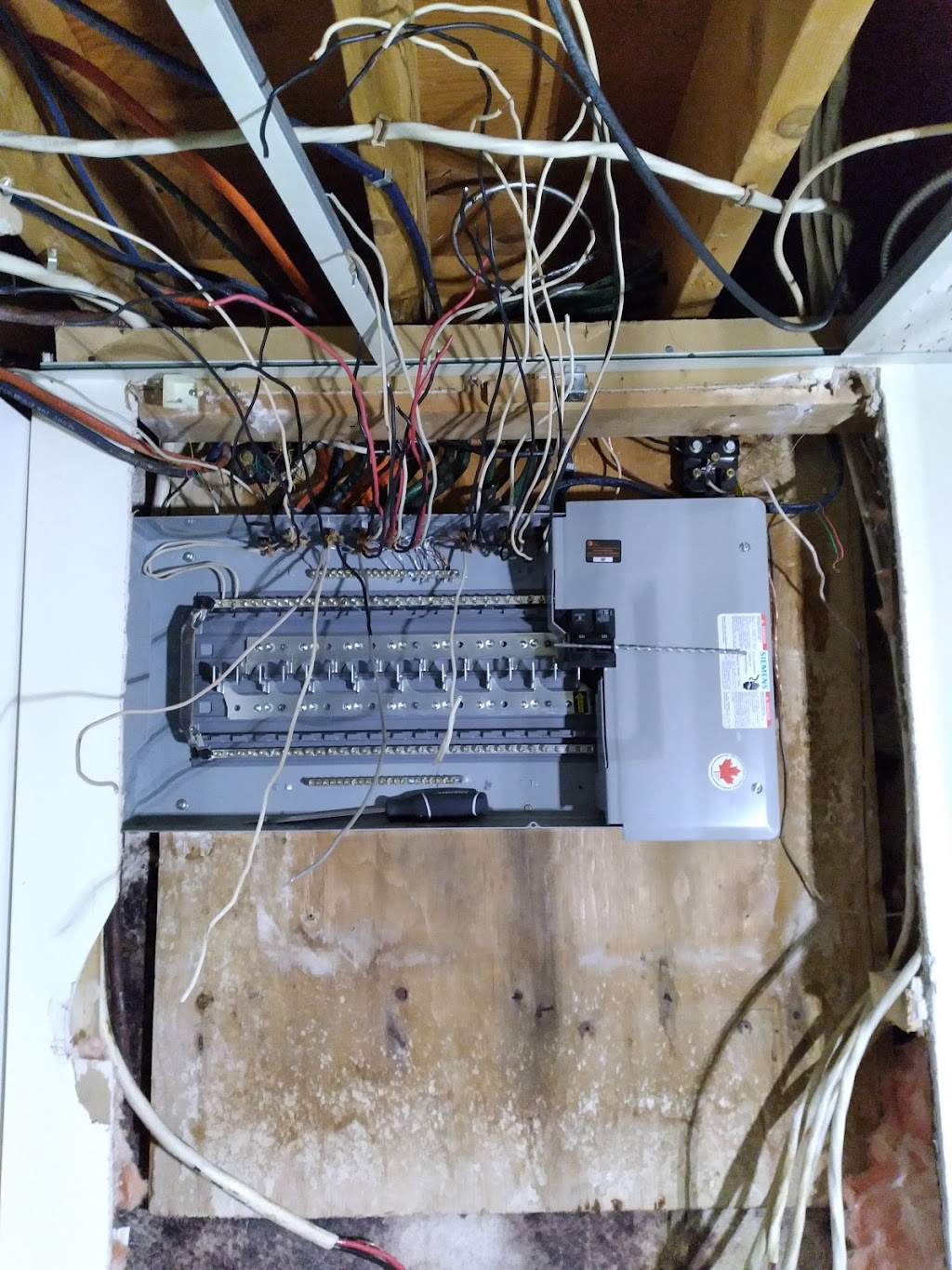 Rocha Electrical Services | Brampton, ON L6X 4K9, Canada | Phone: (416) 858-2941