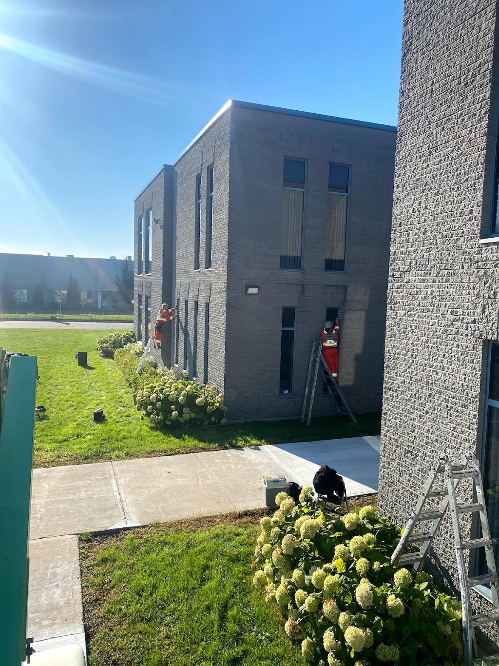Calfeutrage MJM et Fils | 1519 Av. Lapalme, Laval, QC H7V 3C7, Canada | Phone: (514) 880-6959