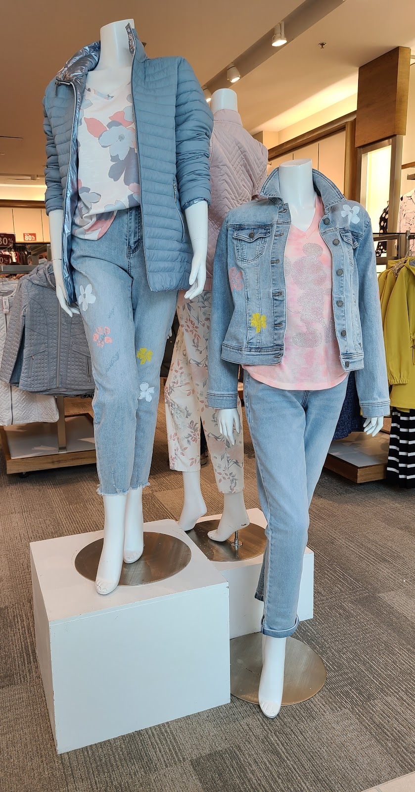 Zacks | 900 Maple Av, Burlington, ON L7S 2J8, Canada | Phone: (905) 632-0203