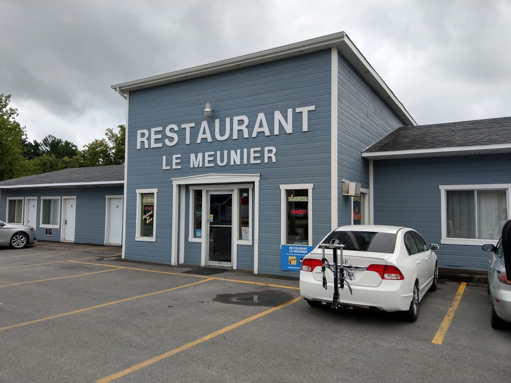 Restaurant Le Meunier | 3550 Chemin Gascon, Terrebonne, QC J6X 4J1, Canada | Phone: (450) 477-7256