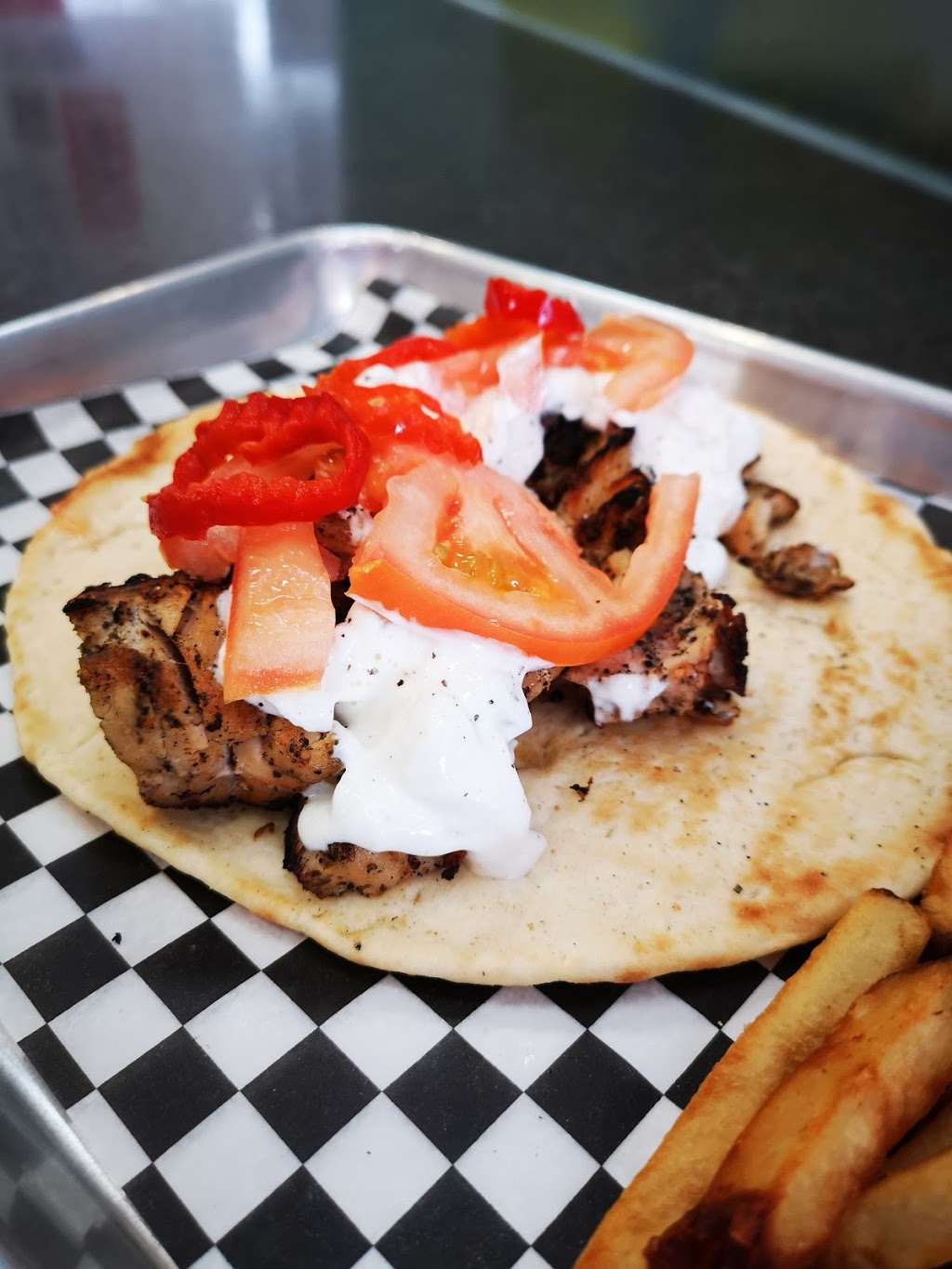 Petes Big Bite Burgers | 817 Dundas St W, Whitby, ON L1N 2N5, Canada | Phone: (905) 668-8566