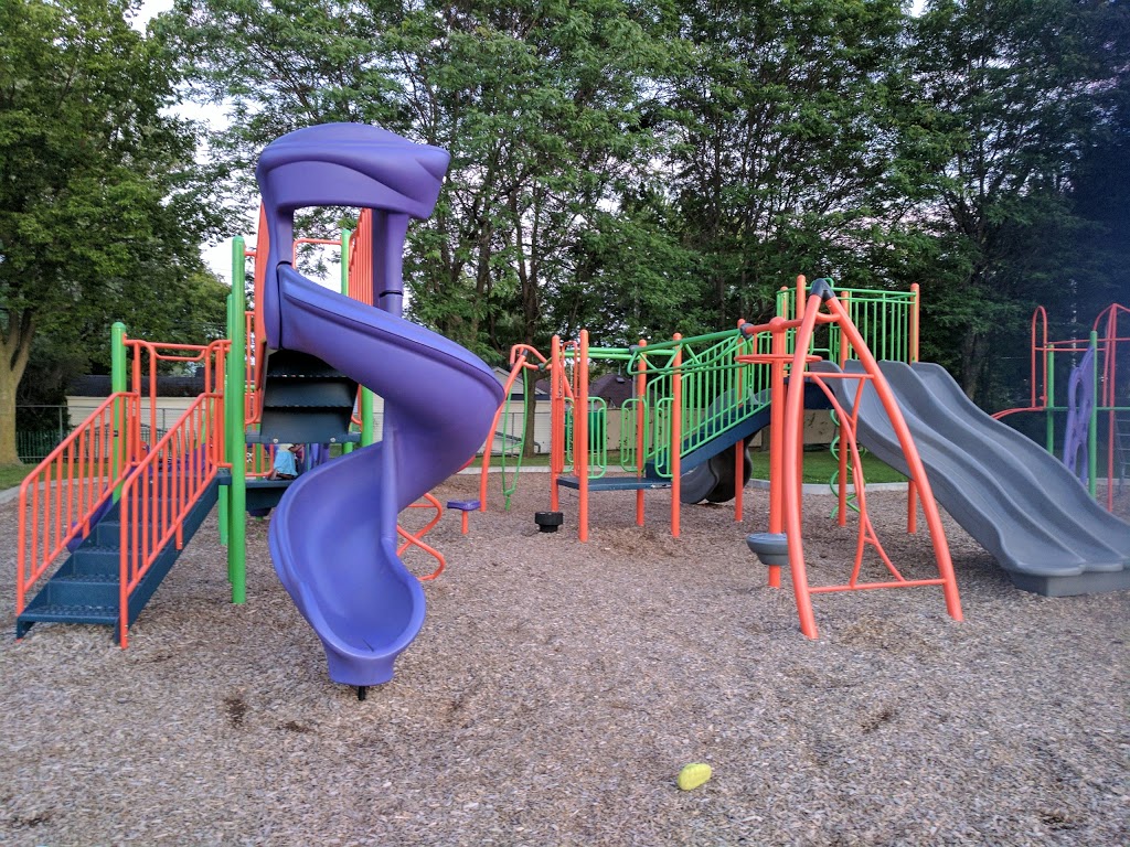 Parc Louis-Brosseau | 5231 Avenue Irving, Saint-Hubert, QC J3Y, Canada | Phone: (450) 463-7311