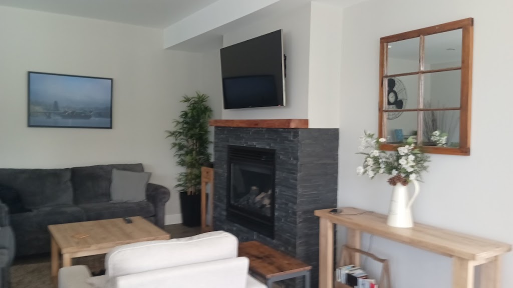 Suite Sproat Lake | 8728 Stirling Arm Dr, Port Alberni, BC V9Y 9E2, Canada | Phone: (250) 724-7922