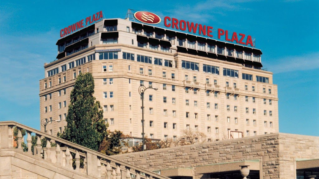 Crowne Plaza Niagara Falls-Fallsview, an IHG Hotel | 5685 Falls Ave, Niagara Falls, ON L2E 6W7, Canada | Phone: (905) 374-4447