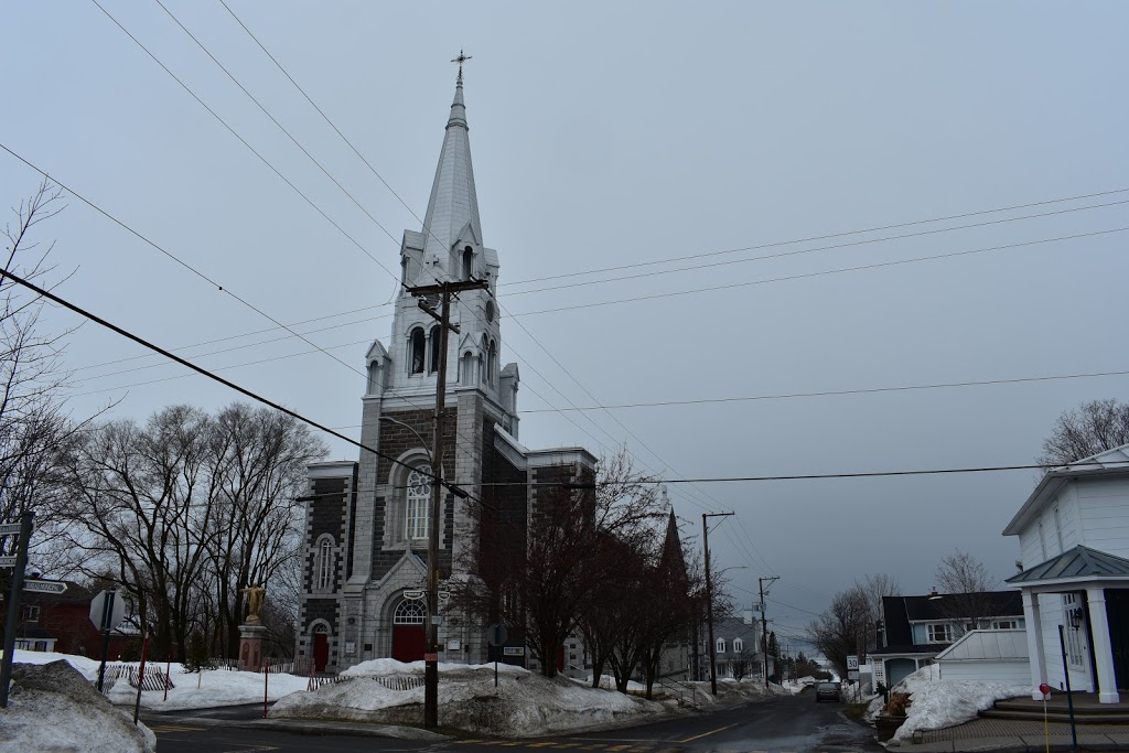 Église Saint-Jacques-le-Mineur-et Saint-Philippe de Noiseau | 369 Avenue de lÉglise, Saint-Vallier, QC G0R 4J0, Canada | Phone: (418) 884-3454