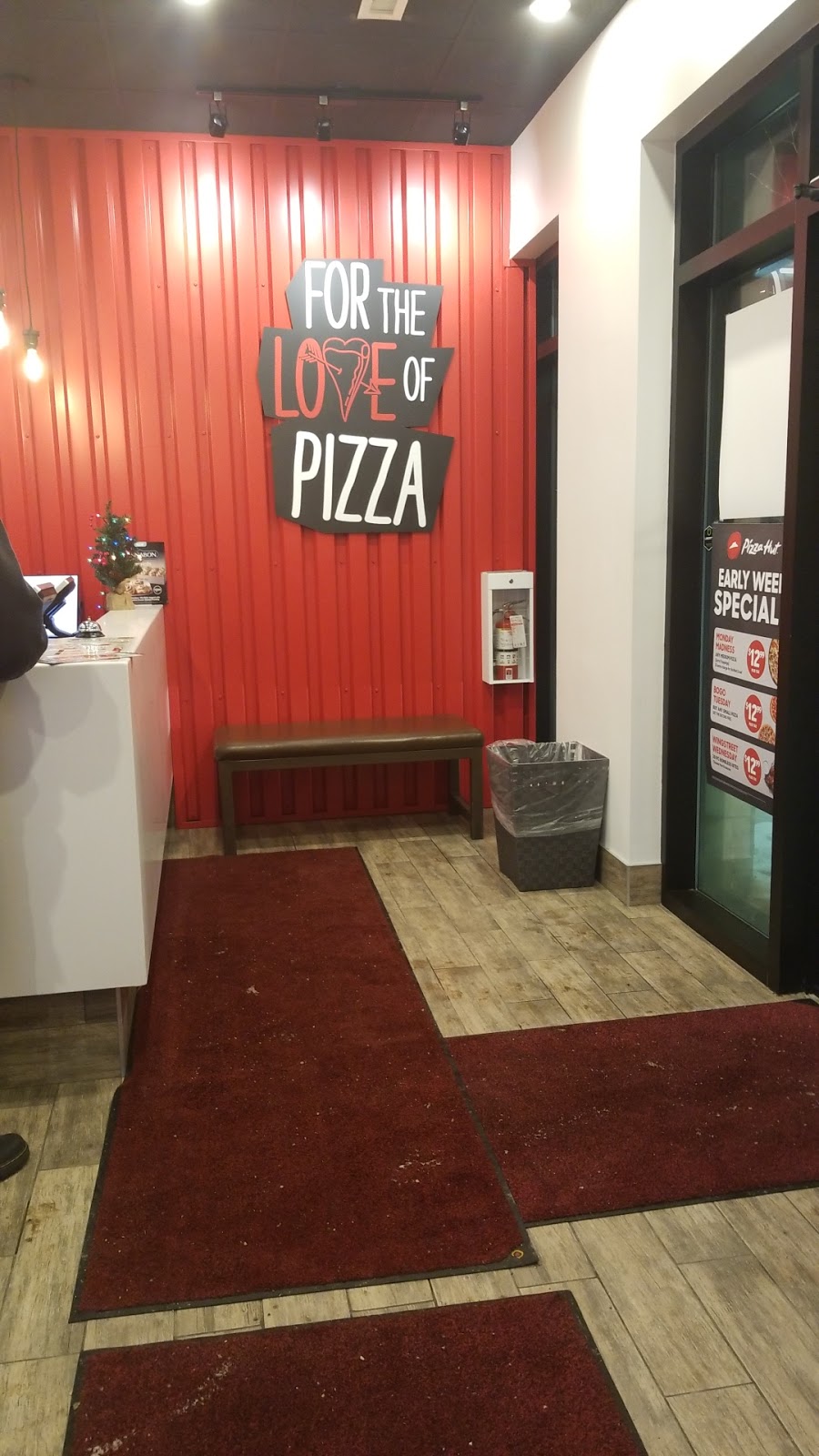 Pizza Hut | 5366 Windermere Blvd, Edmonton, AB T6W 0L9, Canada | Phone: (780) 310-1010