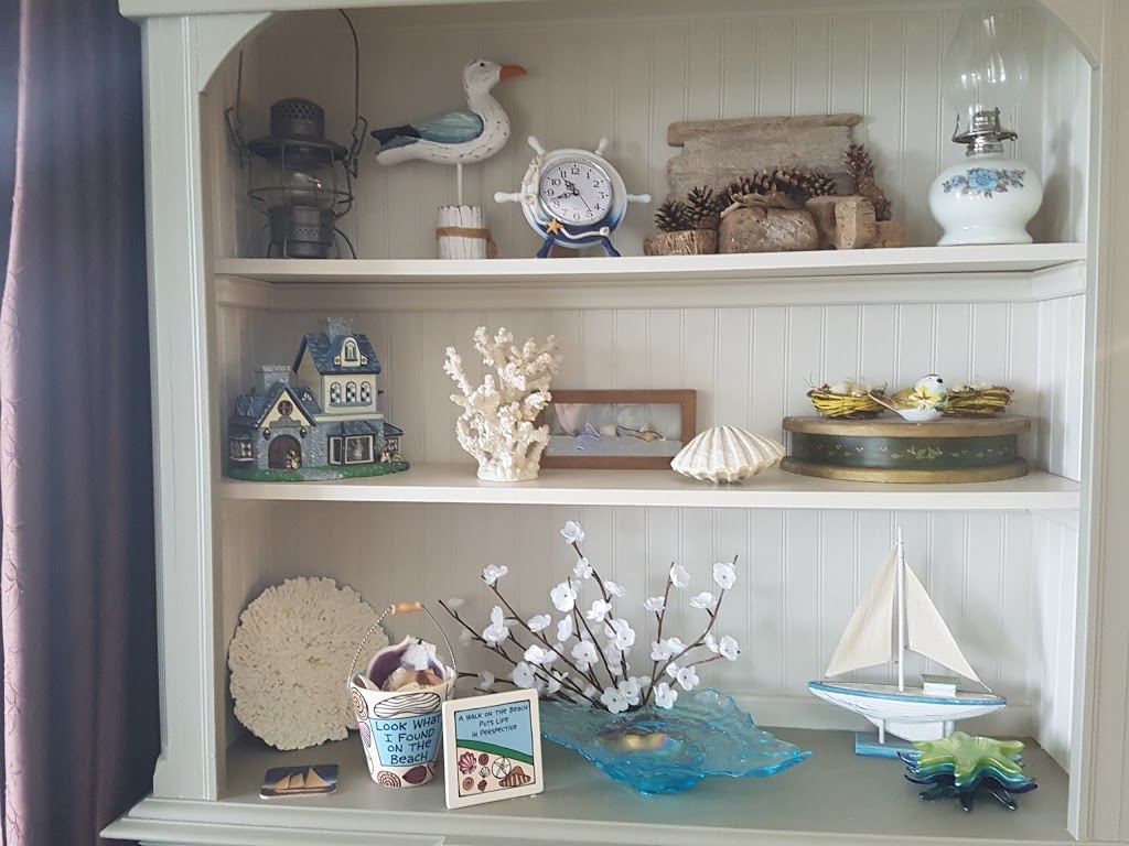 Gray Gables Bed and Breakfast | 19 Graves Island Rd, Chester, NS B0J 1J0, Canada | Phone: (902) 275-2000