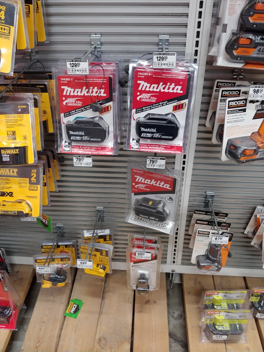 The Home Depot | 2515 Enterprise Way, Kelowna, BC V1X 6C1, Canada | Phone: (250) 979-4500
