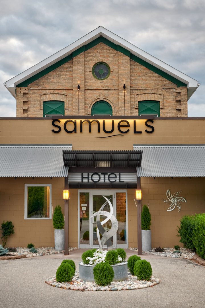 Samuels Hotel | 34031 Saltford Rd, Goderich, ON N7A 4C6, Canada | Phone: (519) 524-1371