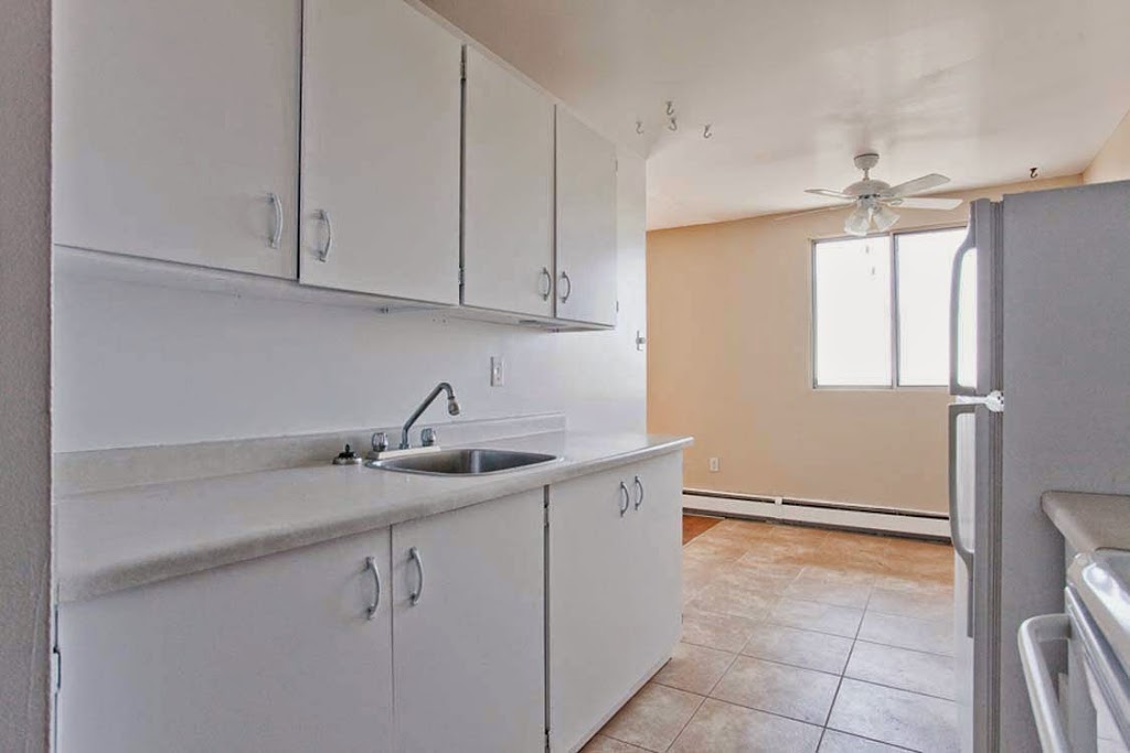 Wyndfield Place Apartments | 724 Fanshawe Park Rd E, London, ON N5X 2L8, Canada | Phone: (519) 675-0900