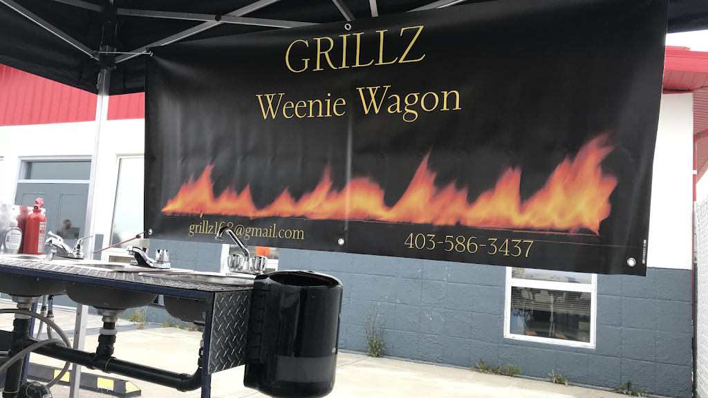 Grillz Weenie Wagon | 1525 Mary Pl, Didsbury, AB T0M 0W0, Canada | Phone: (403) 586-3437
